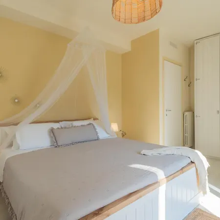 Linda 2 By Rent All Apartment